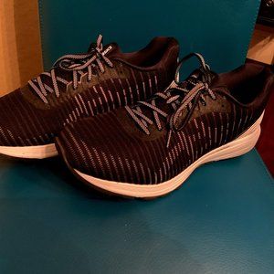 Mens  Asics Dynaflite 3 running shoes like new.